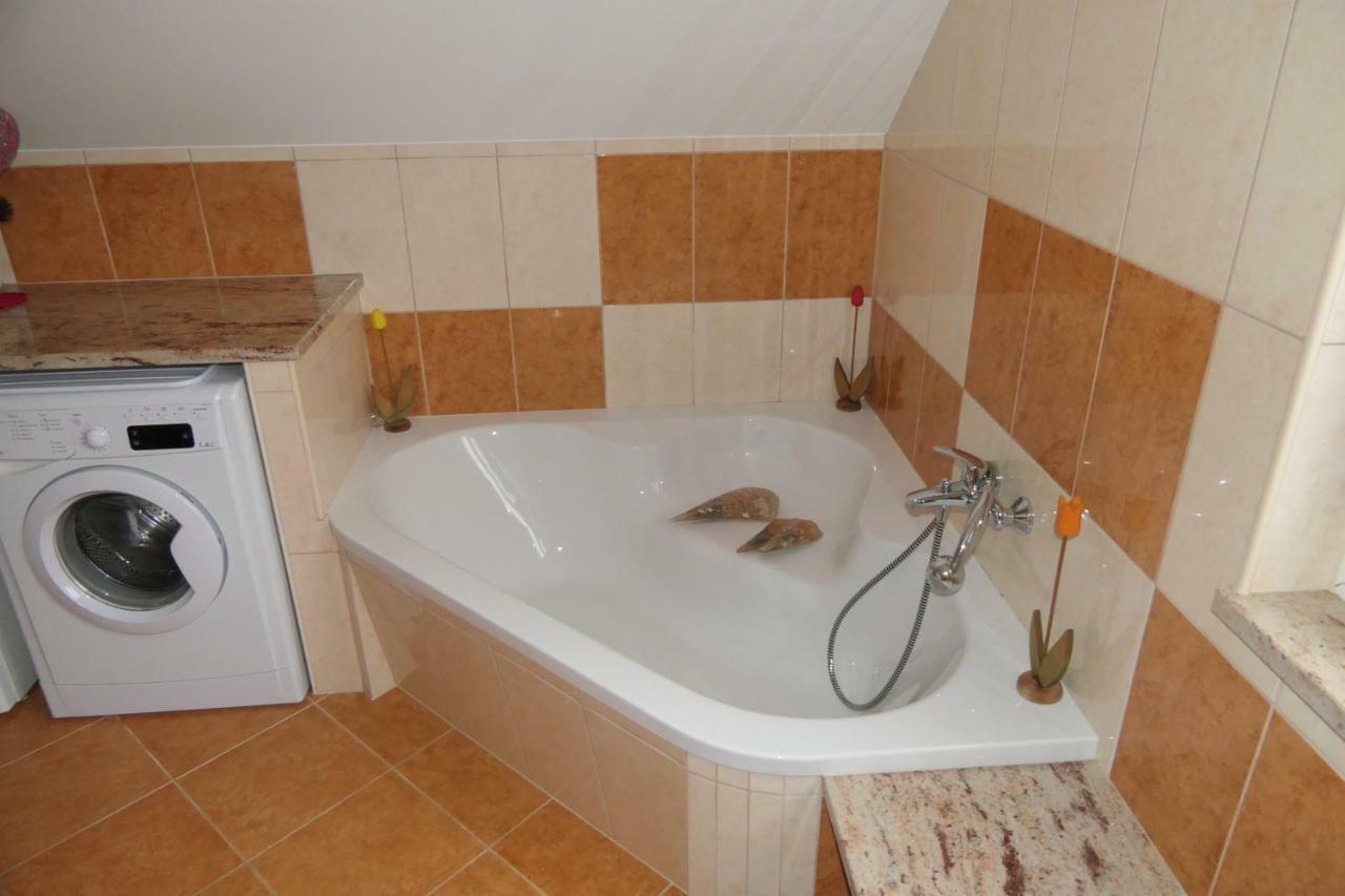 Apartments And Rooms Brunko เบลด ภายนอก รูปภาพ