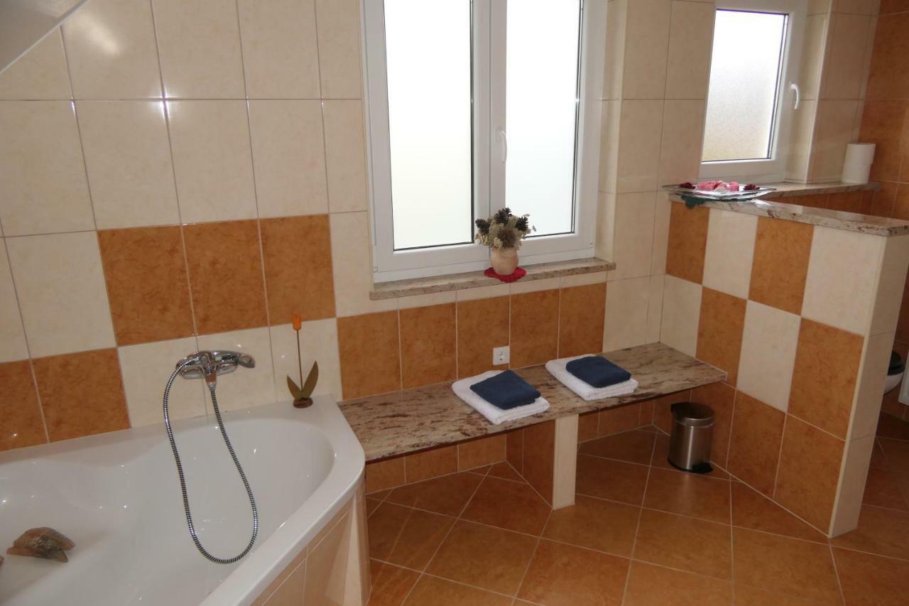 Apartments And Rooms Brunko เบลด ภายนอก รูปภาพ